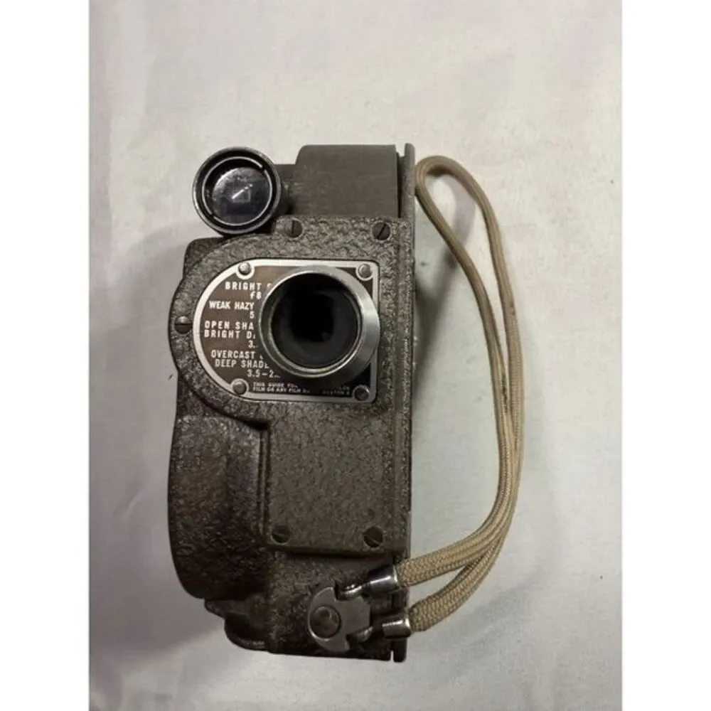 REVERE 8 MODEL 88 8MM‎ MOVIE CAMERA VINTAGE